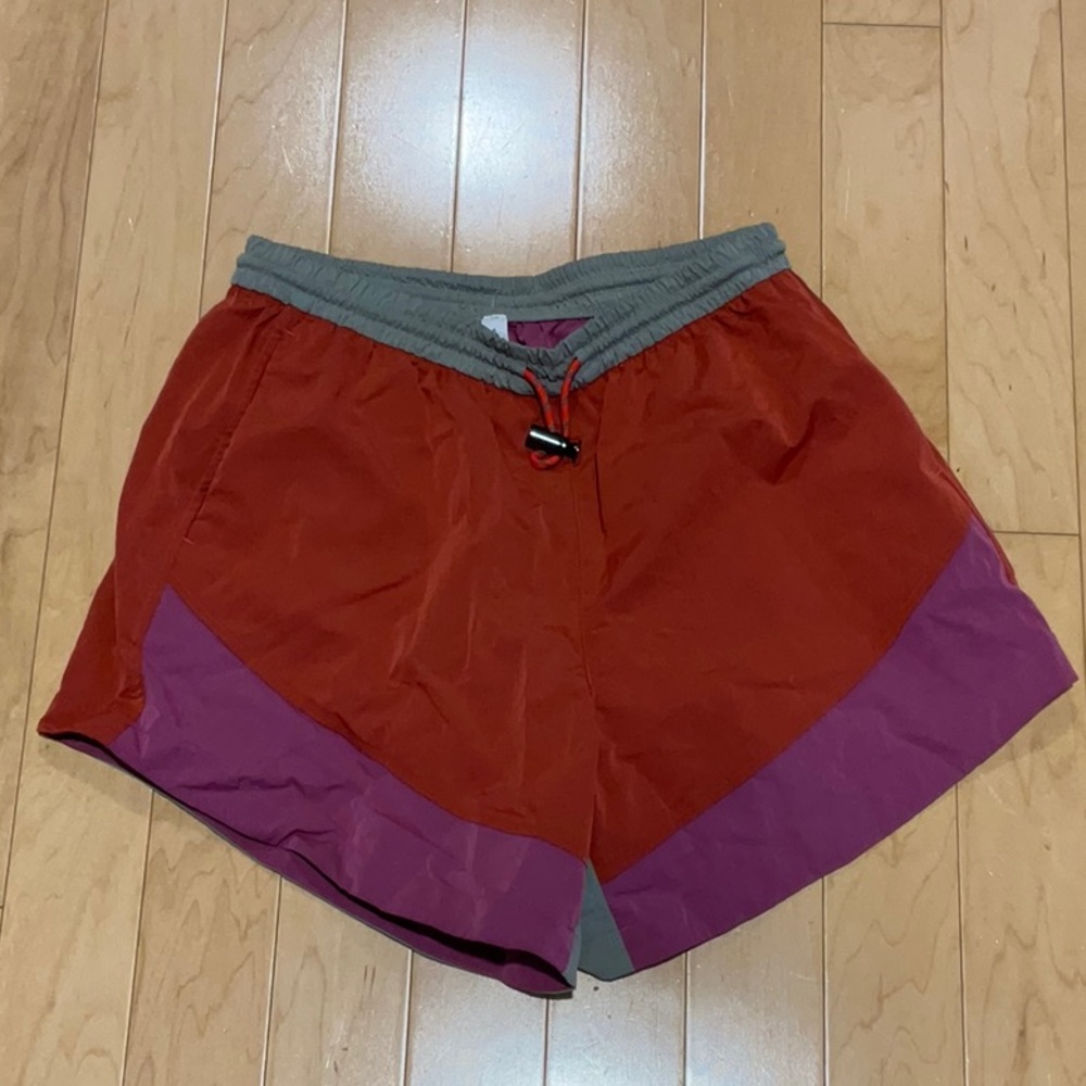 Lululemon Evergreen HR Short 4.5 in Size 6